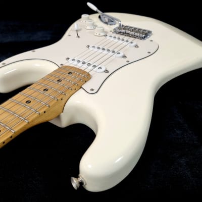 2005 Fender Standard Stratocaster image 4