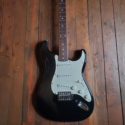 Squire Stratocaster Special Edition 2002 Black image 2