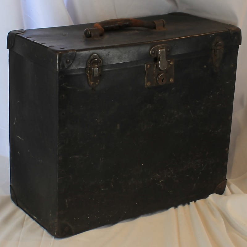 Black Italian Accordion Hard Case 17.50" x 8.25" x 17.50" (44.50cm x 21cm x 44.50cm) image 1