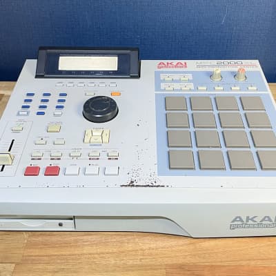 [Very Good] Akai MPC2000XL MIDI Production Center - Grey 32MB RAM image 2