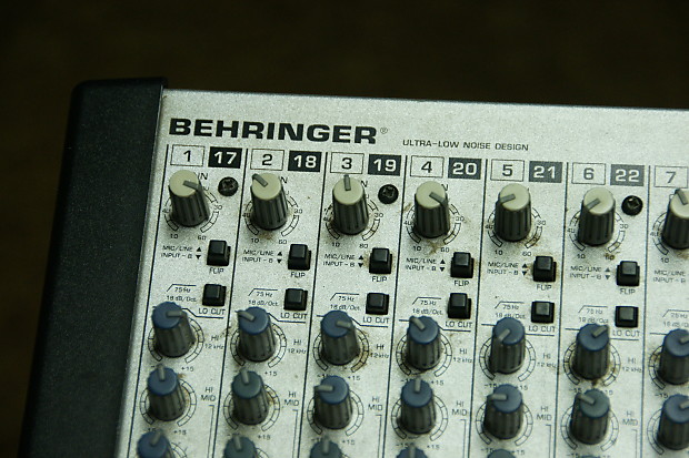 BEHRINGER EURORACK MX3242X ミキサー通電確認 楽器・機材