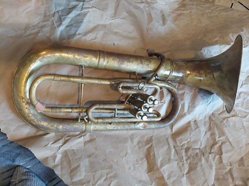 Conn brass baritone horn, USA, Fair condition, with mouthpiece image 1