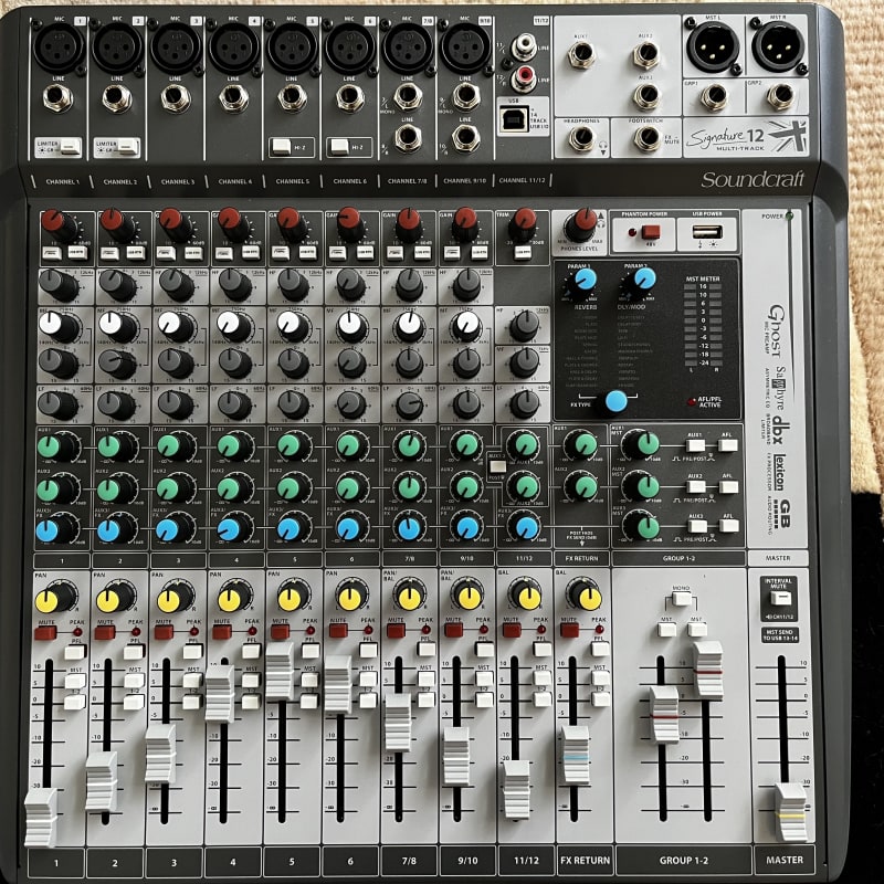 Soundcraft Signature 10 Analog 10-Channel Mixer with Onboard