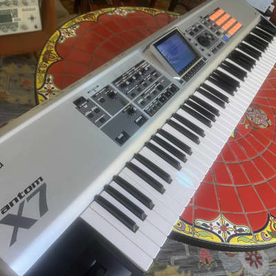 Roland Fantom-X7 76-Key Keyboard Workstation EXCELLENT CONDITION