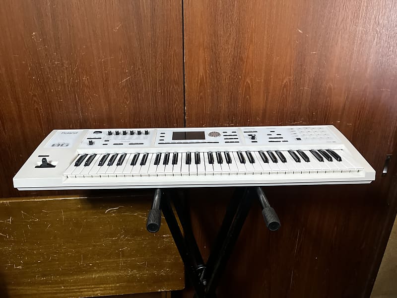 Roland FA-06-SC WH 61-key Music Workstation limited color WHITE w