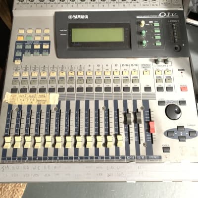 Yamaha 01V Digital Mixing Console 24 Channel image 2