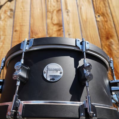 PDP Concept Maple Classis Series Ebony 6 x 14" Snare Drum w/ Maple Wood Hoops image 4