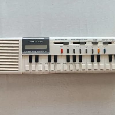 Casio VL-1 VL-Tone 29-Key Synthesizer Keyboard 1979 - 1984 - White