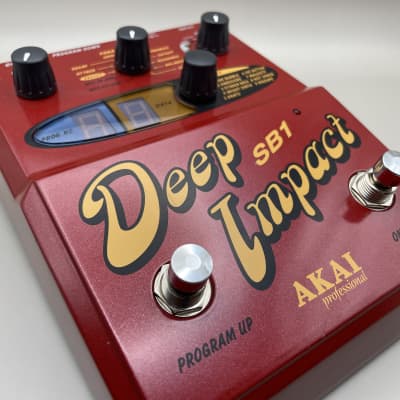 値下げしました】 AKAI Deep Impact SB1 ベースエフェクター 生産完了