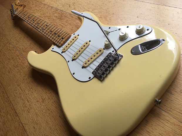 Fender 1980's FujiGen Stratocaster 1972 RI MIJ E-Serial 1984-87 Yellow White Bild 1