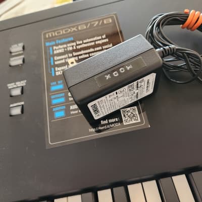Yamaha MODX8 Synthesizer 2018 - extra power supply included
