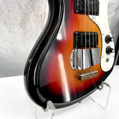 Mosrite Mark V Mark 5 short scale 24.75 bass 1966 - 3 tone sunburst image 4