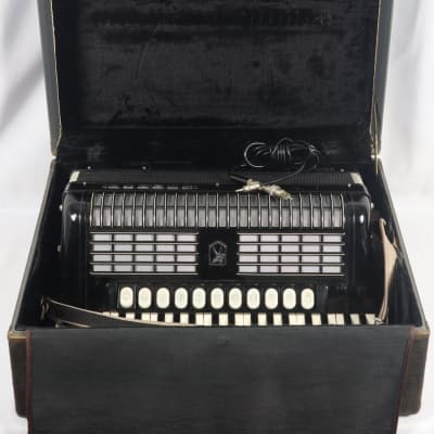Vintage Hohner Forty FS Electric Piano Accordion w/ Original Case & Cable image 1