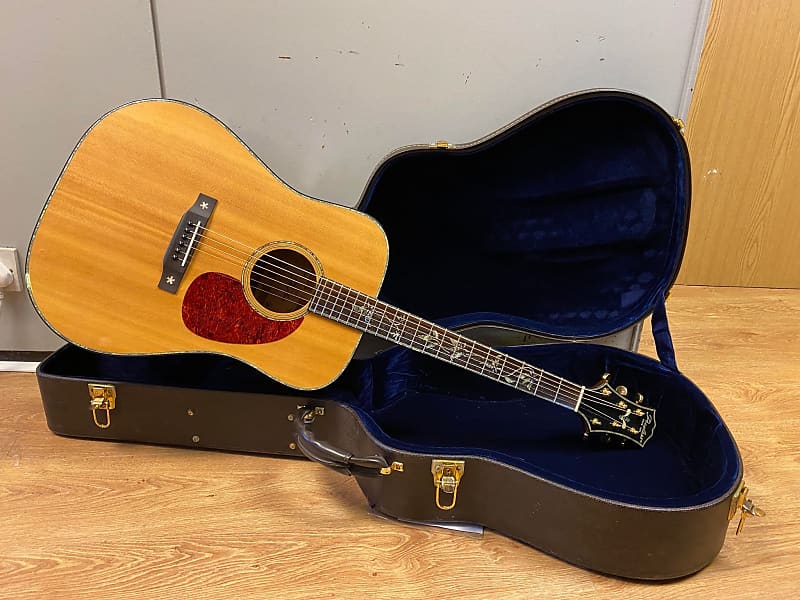 Peerless acoustic store guitar