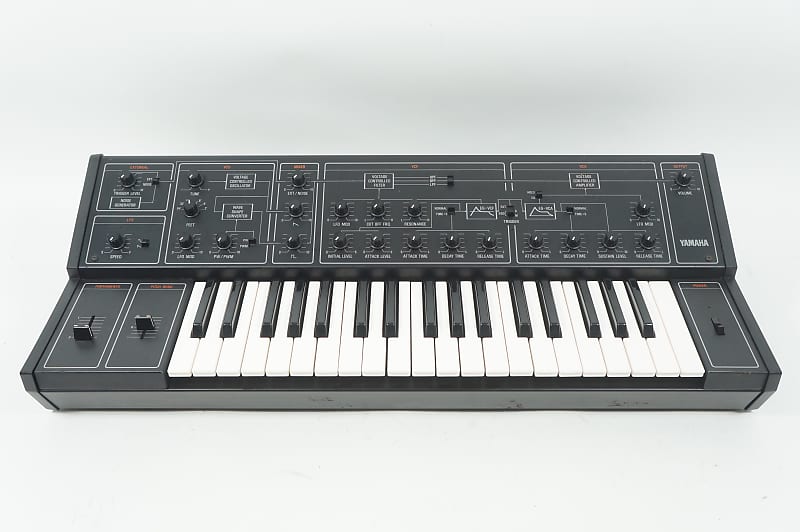 Yamaha CS-10 アナログシンセサイザー Yamaha CS-10 | Reverb