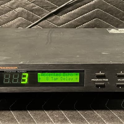 Roland RSP 550 Stereo Effects Processor - Black