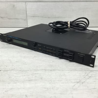 Roland JV-880 Multi Timbral Rackmount Synthesizer
