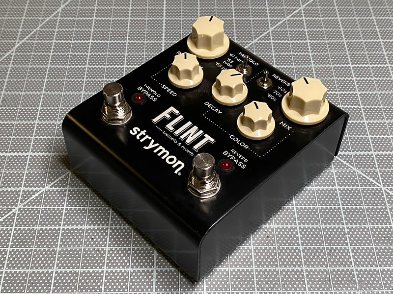 Strymon El Capistan v1 & mini switch
