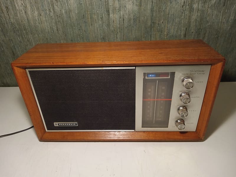 Panasonic Panasonic Model RE-7257 AM/FM Radio Vintage 70s Japan