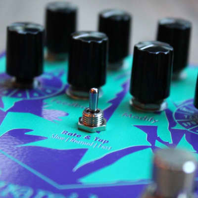 EarthQuaker Devices "Pyramids Stereo Flanging Device" imagen 3