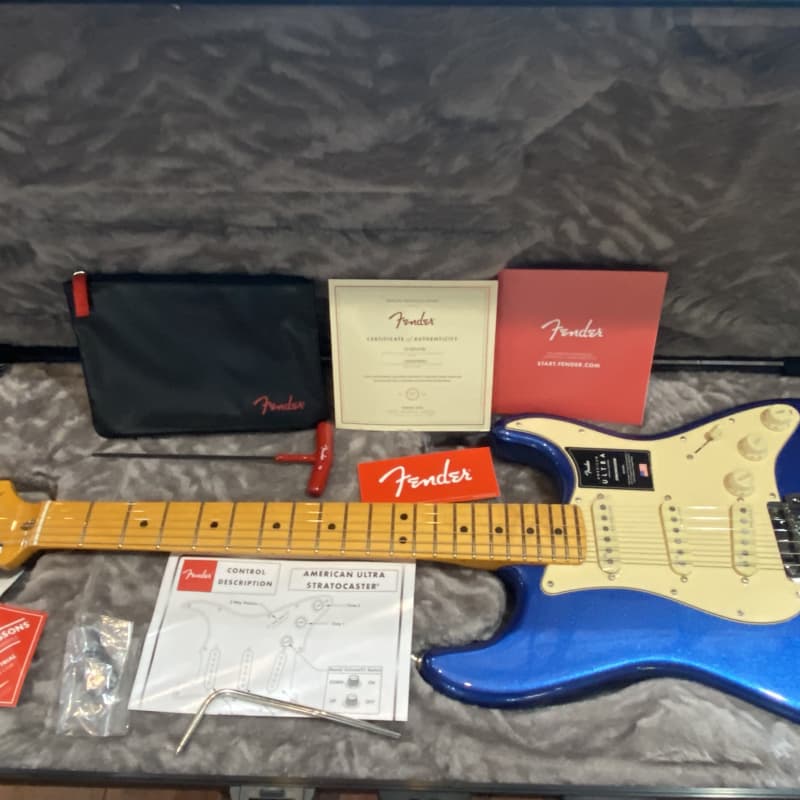 Photos - Guitar Fender  - Present  American Ultra Stratocaster with Maple F... Cobra Bl  2019