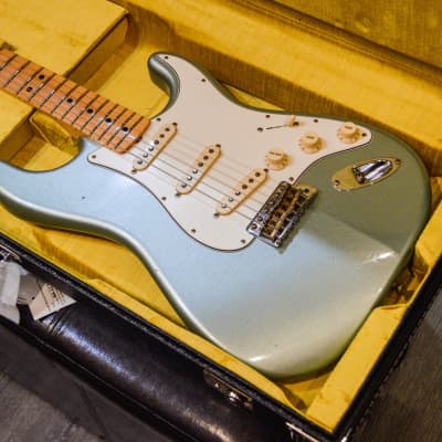 Fender Custom Shop '69 Reissue Stratocaster Journeyman Relic - Fire Mist Silver image 9