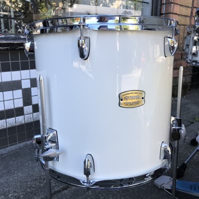 Yamaha Stage Custom 10/12/14/20 w/ Snare and Hardware Pack - Classic White image 8