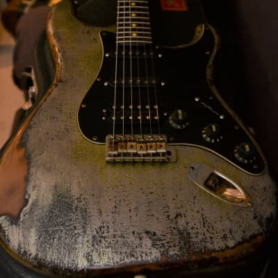 Fender Stratocaster HSS Heavy Relic Custom Silver Sparkle O Black image 6