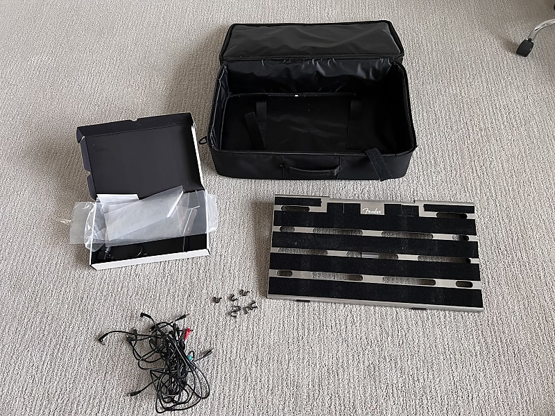 Fender Professional Pedal Board Medium power supply Reverb