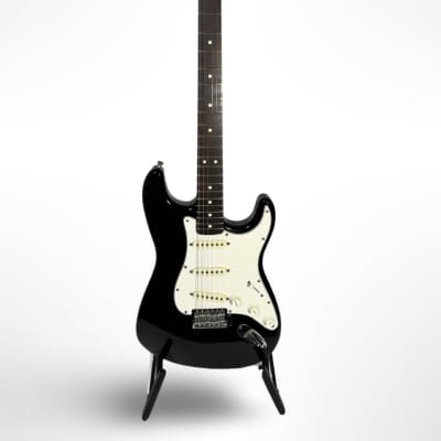 Fender Standard Stratocaster *1992* with Vintage Tremolo, Rosewood Fretboard Black image 2