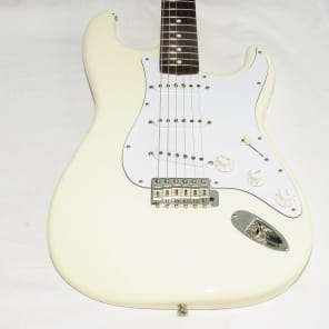 Excellent Fender Japan ST-38 Stratocaster Electric Guitar