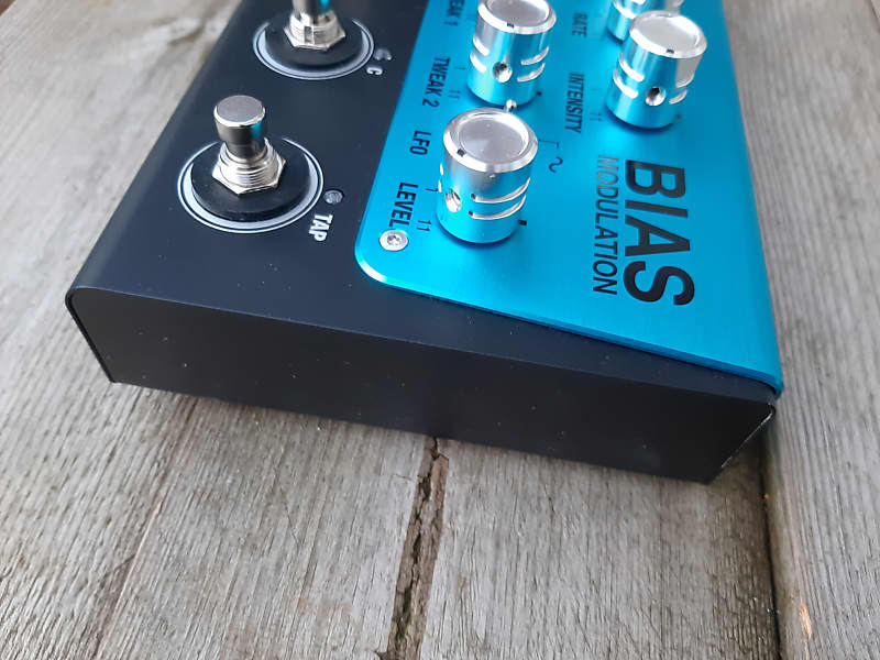 Positive Grid BIAS MODULATION 美品 Positive Grid Modulation Twin - American Musical Supply