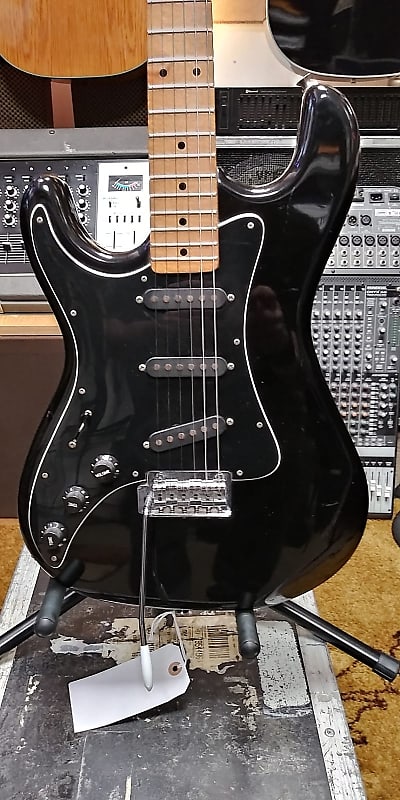 Montaya Stratocaster 80s Black On Black image 1