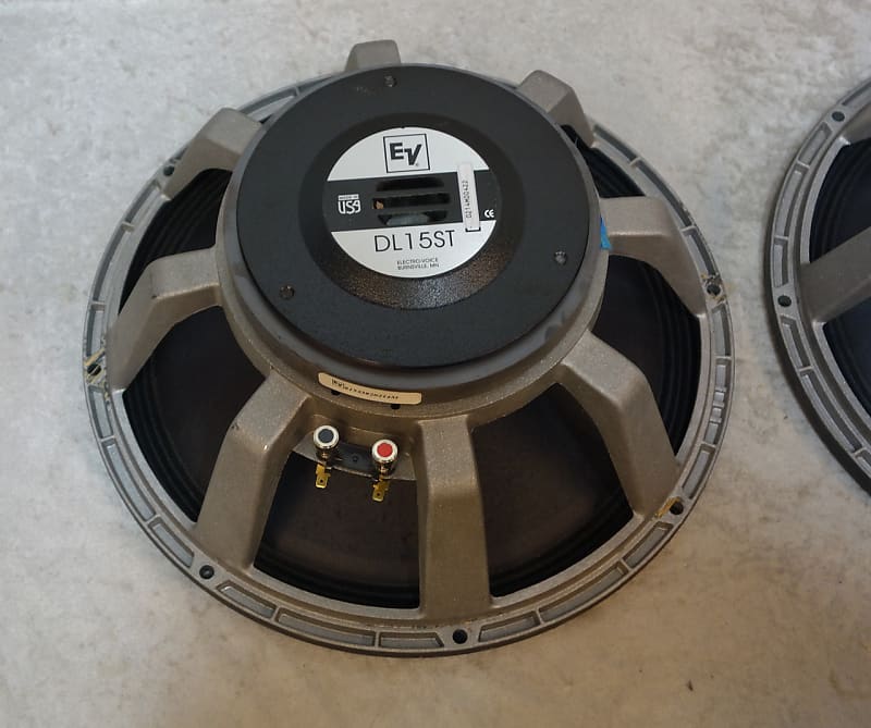 Pair of USA Electro-Voice EV DL15ST 1x15 speakers