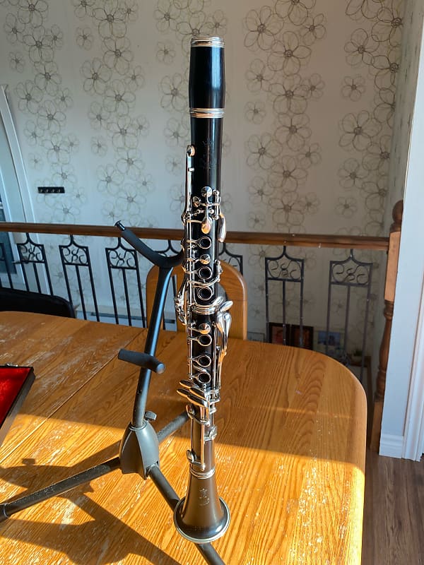 High b deals flat clarinet