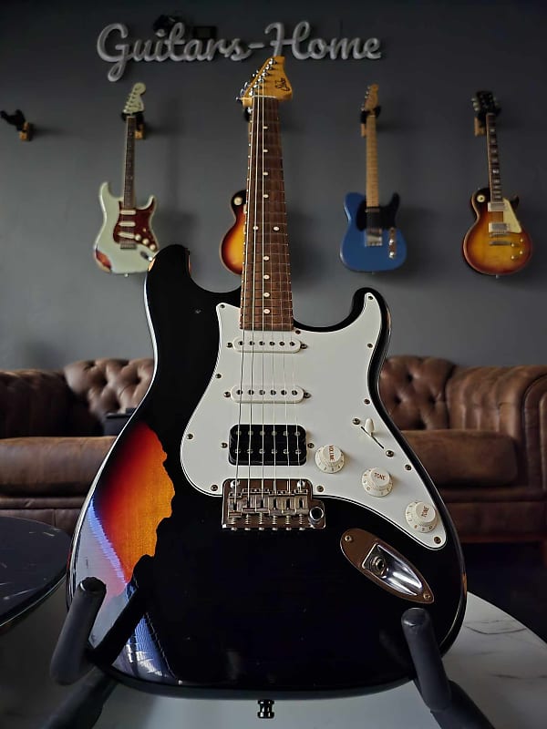 Suhr Classic Antique Pro HSS Limited - Black over Sunburst | Reverb France