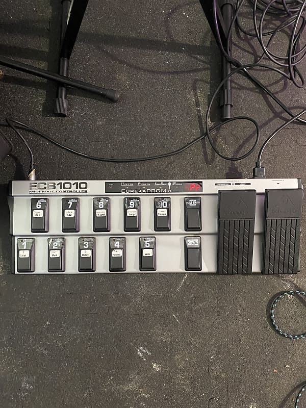 Avid Eleven Rack Guitar Multi-Effects Processor w/ MIDI Foot
