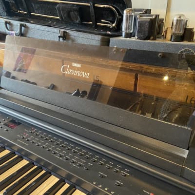 Yamaha Clavinova CVP-30 Electric Piano image 8