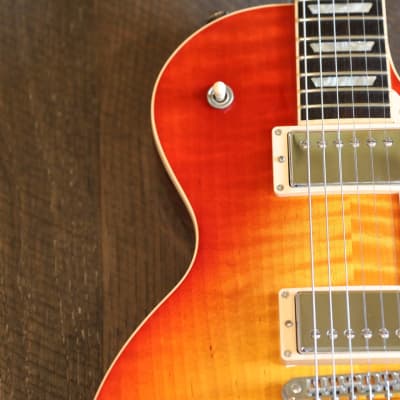 Killer Top! 2012 Gibson Les Paul Traditional Plus  Heritage Cherry Sunburst + Gibson Hard Case image 9