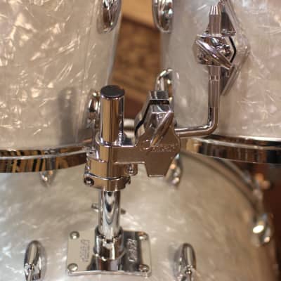 Gretsch Broadkaster 60's Marine Pearl Drum Set - 22,12,13,16,6.5x14 image 6