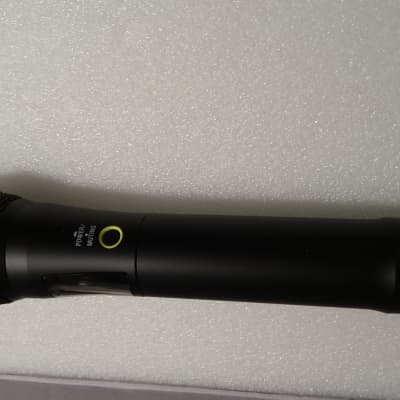 Sony UWP-D12 Wireless Handheld Audio Mic, W/ Camera Shoe Rx Mount For ENG etc., Battery Power, Guaranteed image 5
