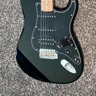 1999 Fender Deluxe series HSS STRATOCASTER   Electric guitar gigbag MIM mexico for sale