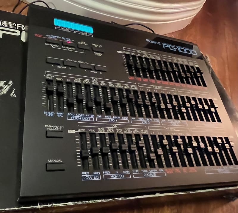 Roland PG-1000 Linear Synthesizer Programmer | Reverb