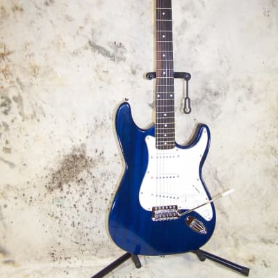 Fender Guitare électrique 6 cordes Solid-Body Droite, Blue Marlin