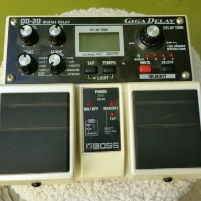 Boss DD-20 Giga Delay | Reverb