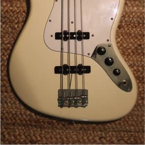 Fender Jazz Bass Fretless 1984-1987 Olympic White image 1