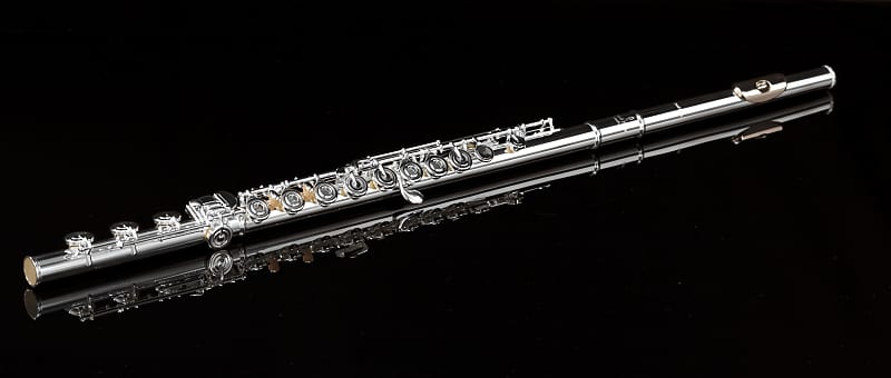 New Pearl Elegante Vigore with 3k Gold Lip & FREE Piccolo!