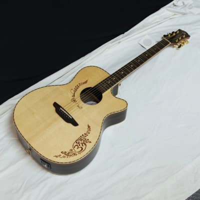 LUNA Vicki Genfan Signature acoustic electric GUITAR new Solid Top w/ Hard CASE image 5