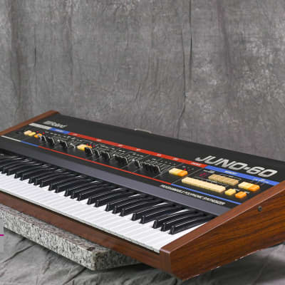 Roland JUNO-60 Analog synthesizer W/ Hard Case in Very Good condition image 4