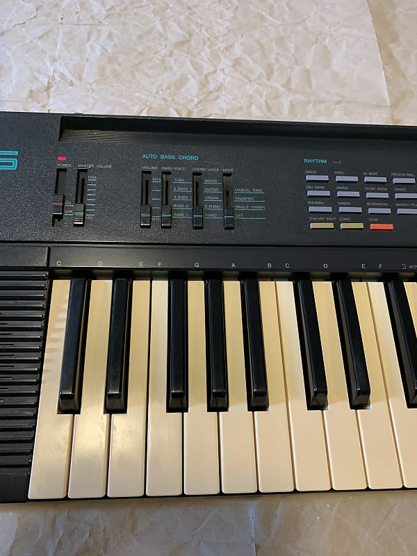 遊べるシンセサイザー！　YAMAHA PSR 16 FM Yamaha PSR-16 FM Synthesizer – The Fuzzy Felt